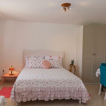 Castello Flower Apartment คาชเตลา ภายนอก รูปภาพ