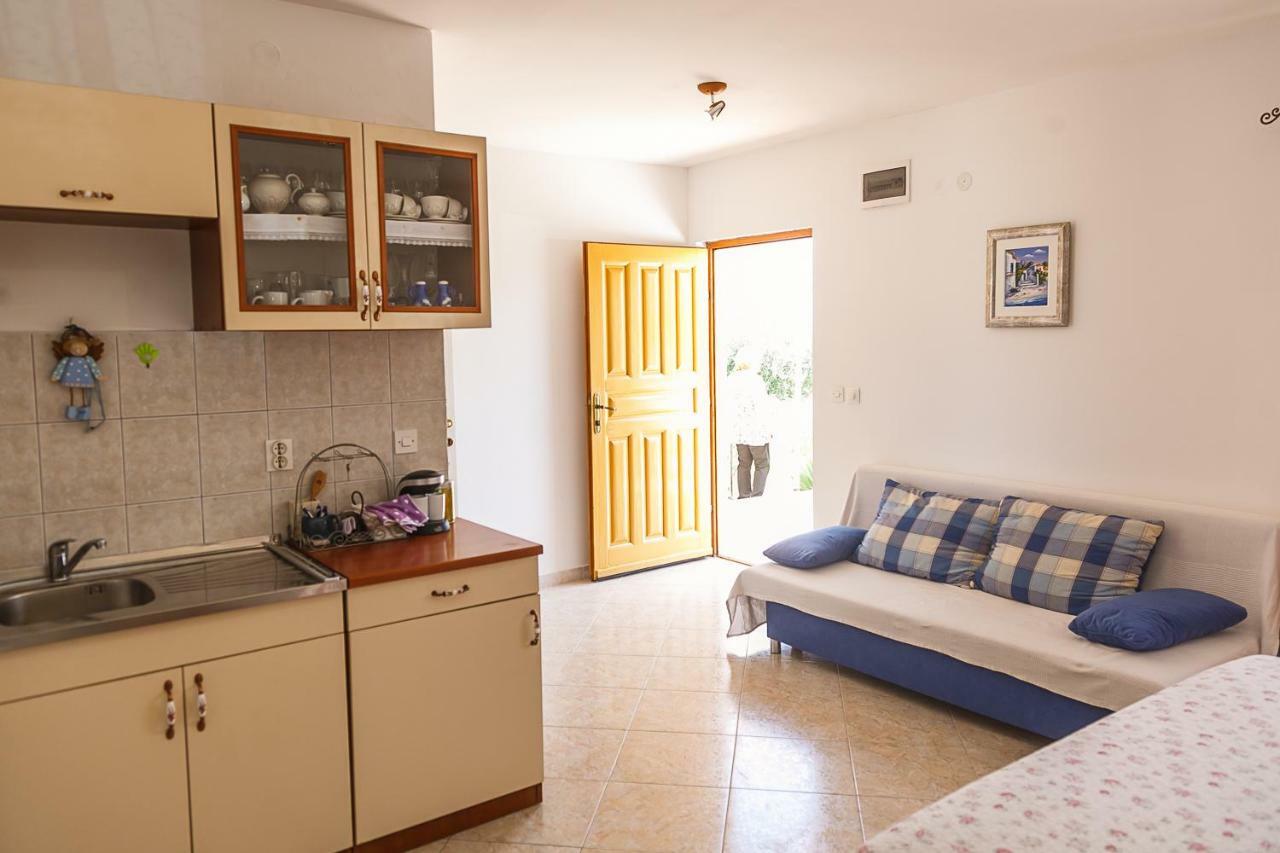 Castello Flower Apartment คาชเตลา ภายนอก รูปภาพ